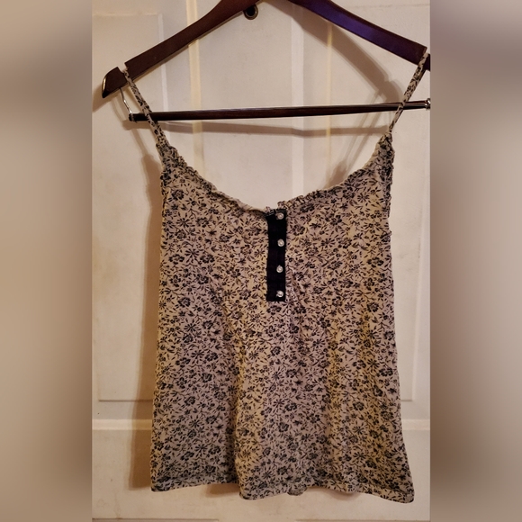 Old Navy Women's, size Medium tank - Picture 1 of 4